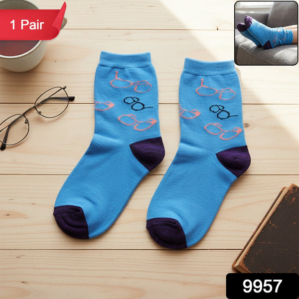 Premium Soft Light Socks (1 Pair / Medium)